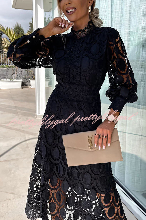 Vestido Helena – Midi de Renda de Crochê com Manga Lanterninha