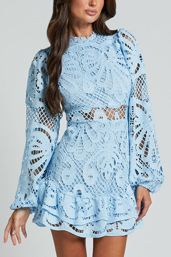 Vestido Isabela – Mini de Renda com Manga Longa e Cintura Ajustada