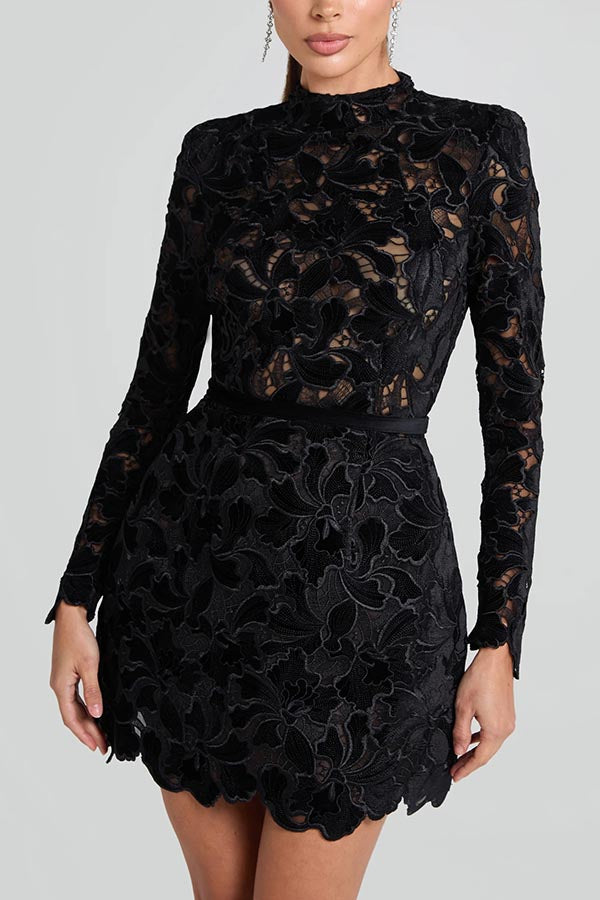 Vestido Lydia – Mini Tule com Renda Floral Bordada, Manga Longa e Cinto