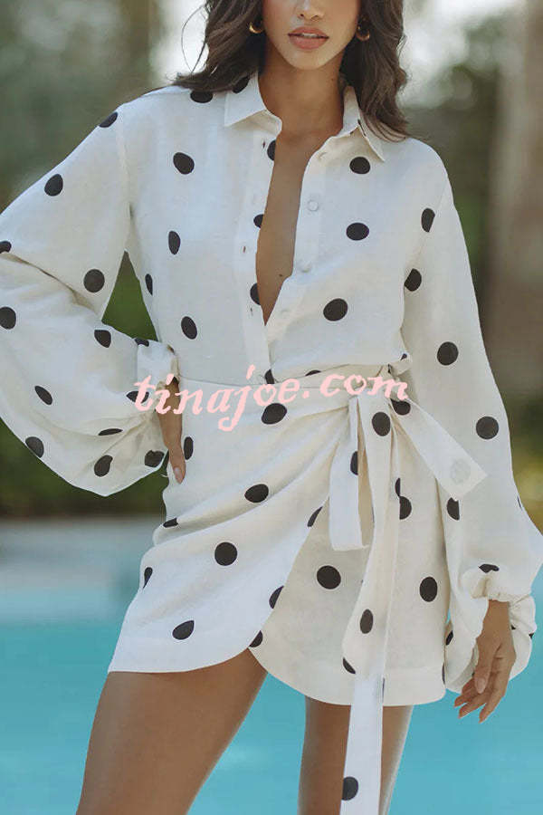 Conjunto Beatriz – Blusa de Manga Balão com Poá e Saia Mini Envelope com Amarração