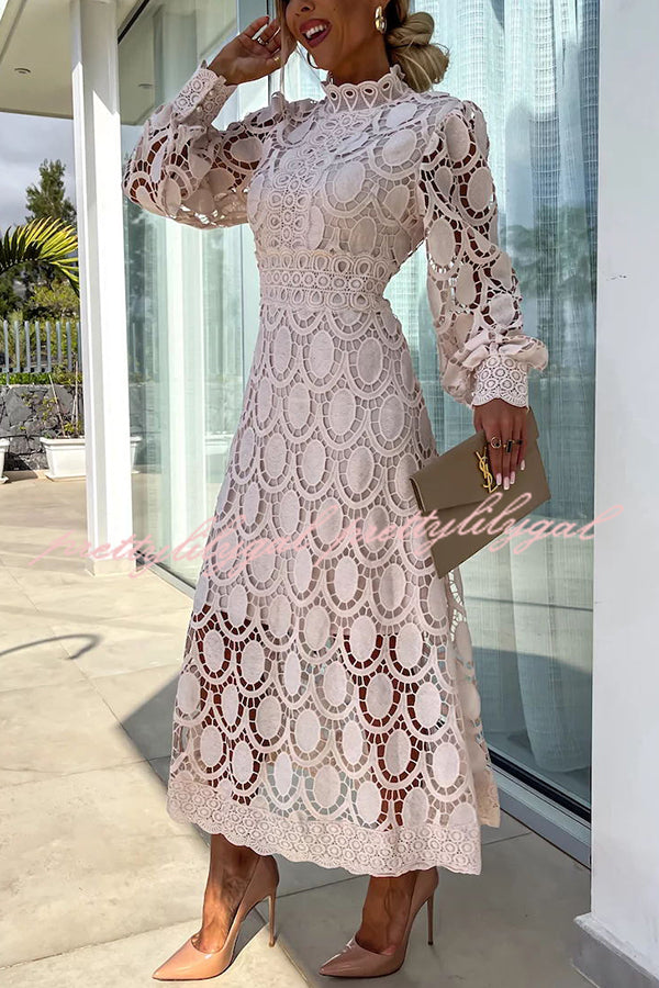 Vestido Helena – Midi de Renda de Crochê com Manga Lanterninha
