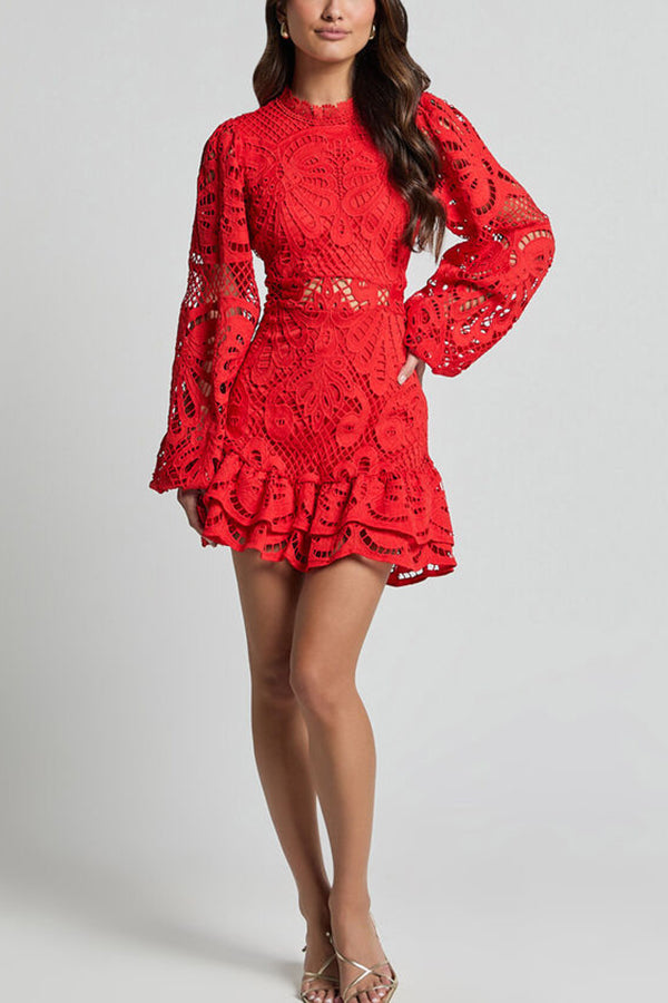 Vestido Isabela – Mini de Renda com Manga Longa e Cintura Ajustada