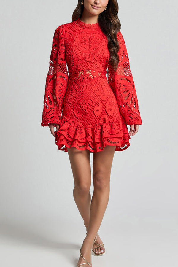 Vestido Isabela – Mini de Renda com Manga Longa e Cintura Ajustada