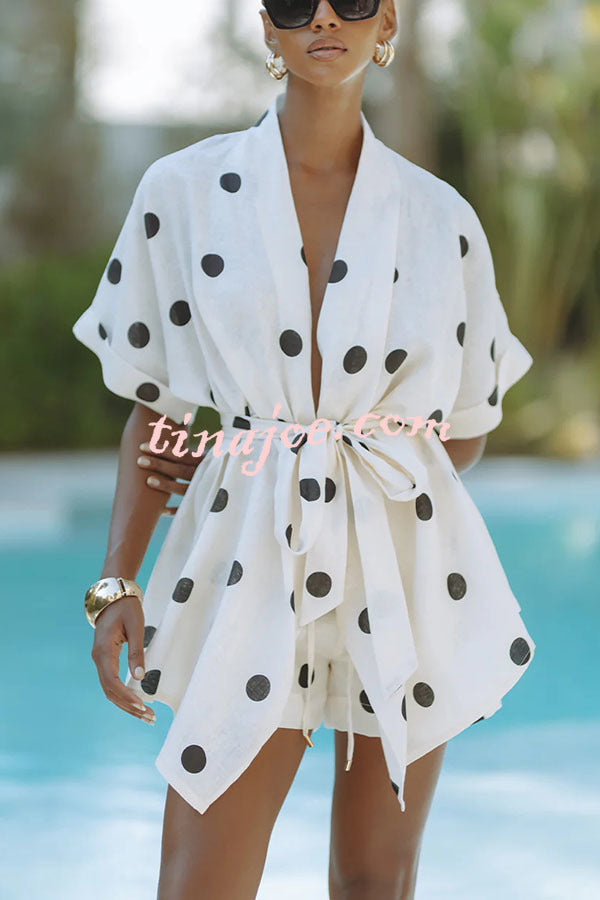 Conjunto Lara – Top Kimono com Poá e Shorts com Cintura Elástica e Bolso