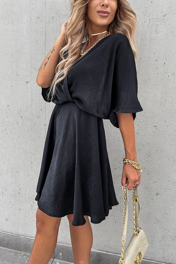 Vestido Laura – Satin com Manga Morcego