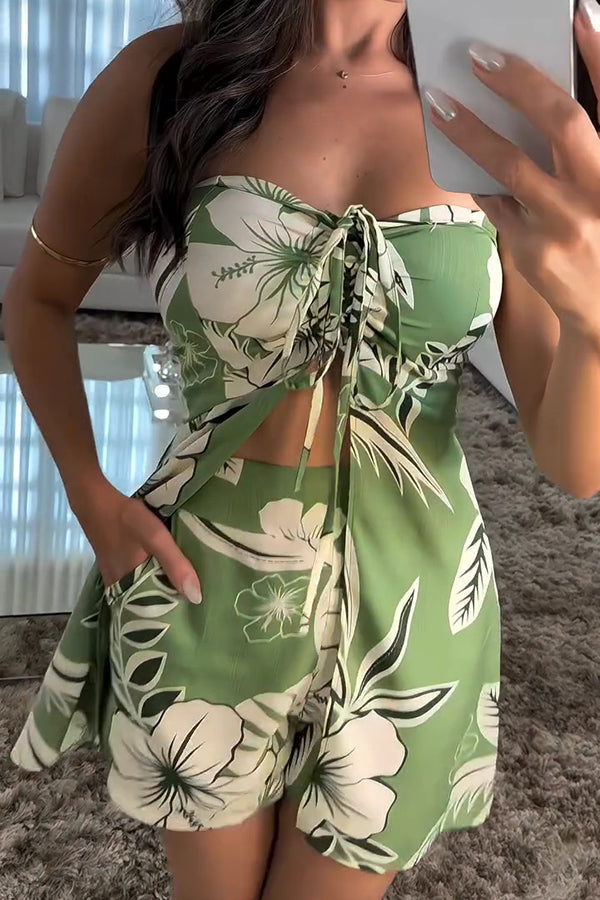 Conjunto Júlia – Top Bandeau com Estampa Floral e Shorts com Cintura Elástica e Bolso v