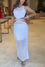 Vestido Isabella – Maxi com Recorte na Cintura, Textura Tricot e Detalhe de Anel Lateral