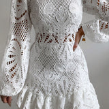 Vestido Isabela – Mini de Renda com Manga Longa e Cintura Ajustada