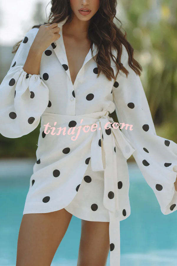 Conjunto Beatriz – Blusa de Manga Balão com Poá e Saia Mini Envelope com Amarração