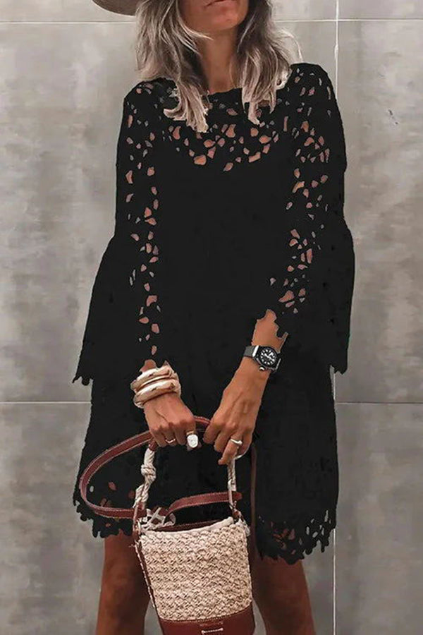 Vestido Sofia – Mini Floral de Renda de Crochê com Manga Sino