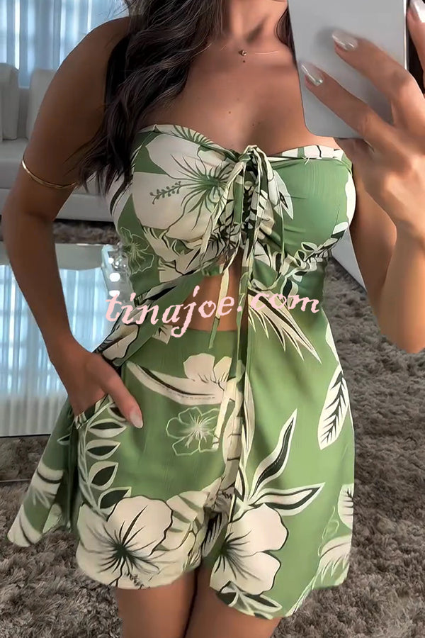 Conjunto Júlia – Top Bandeau com Estampa Floral e Shorts com Cintura Elástica e Bolso v