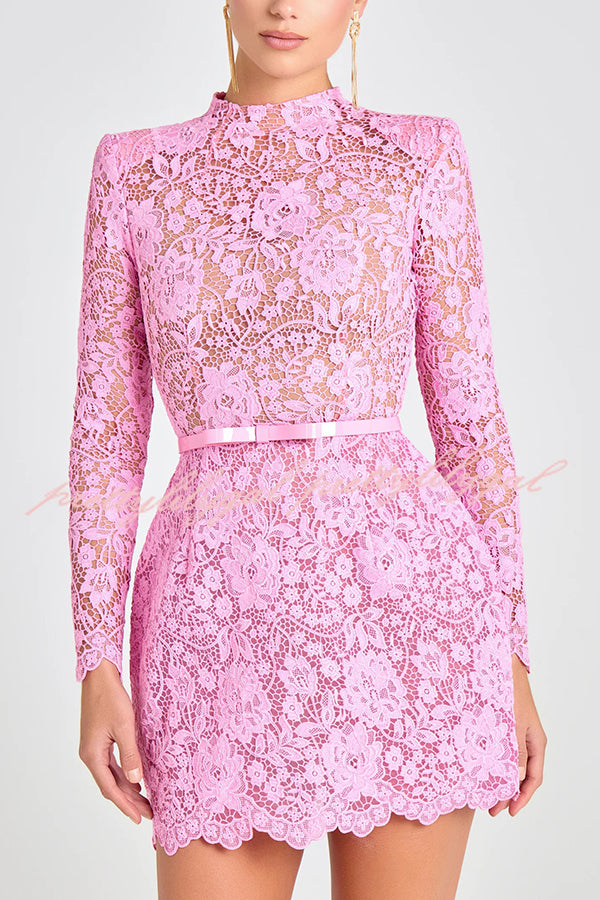 Vestido Priya Aurora – Renda Floral com Laço e Manga Curta