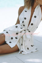 Conjunto Gabby – Colete Halter com Poá e Cinto de Anel Metálico com Shorts Soltos