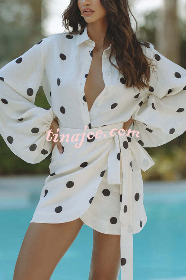 Conjunto Beatriz – Blusa de Manga Balão com Poá e Saia Mini Envelope com Amarração