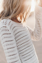 Vestido Beatriz – Mini de Tricot com Costas Abertas e Mangas Flare