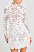 Vestido Priya Aurora – Renda Floral com Laço e Manga Curta