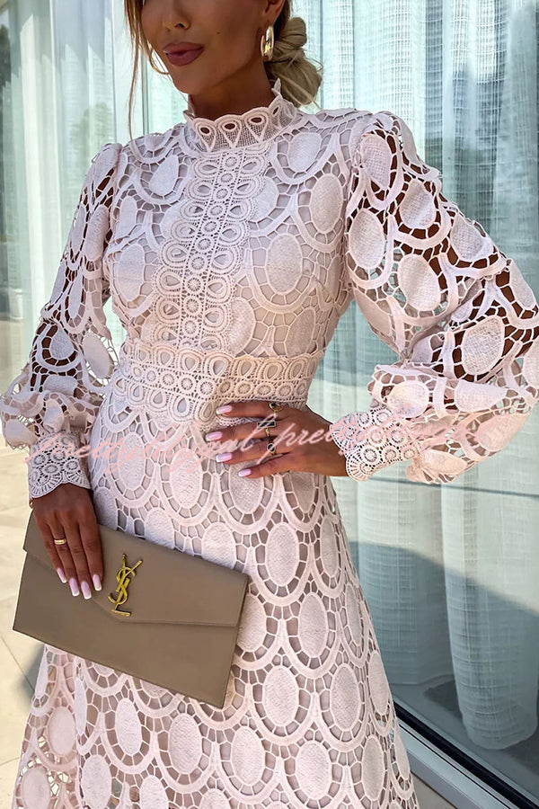 Vestido Helena – Midi de Renda de Crochê com Manga Lanterninha