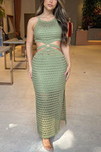 Vestido Isabella – Maxi com Recorte na Cintura, Textura Tricot e Detalhe de Anel Lateral