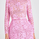 Vestido Priya Aurora – Renda Floral com Laço e Manga Curta