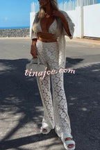 Conjunto Holiday – Camisa Rendada com Flores + Calça Pantalona com Cintura Elástica