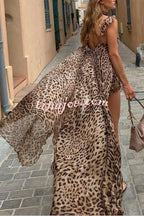 Conjunto Immerse – Blusa Midi Animal Print com Fenda e Shorts com Cintura Elástica