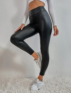 Calça em Couro Aveludada