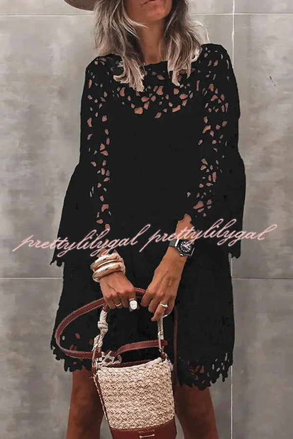 Vestido Sofia – Mini Floral de Renda de Crochê com Manga Sino