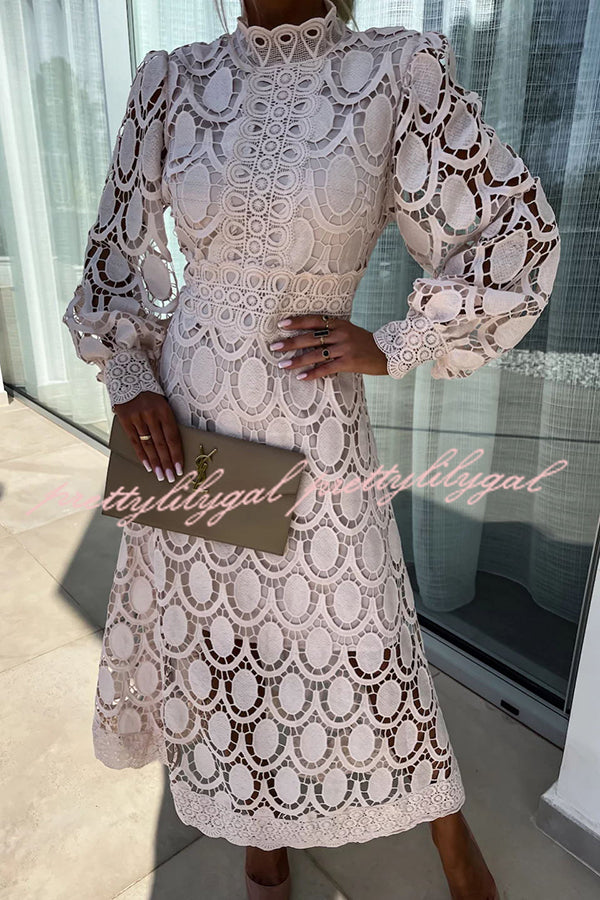 Vestido Helena – Midi de Renda de Crochê com Manga Lanterninha