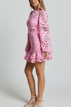 Vestido Isabela – Mini de Renda com Manga Longa e Cintura Ajustada