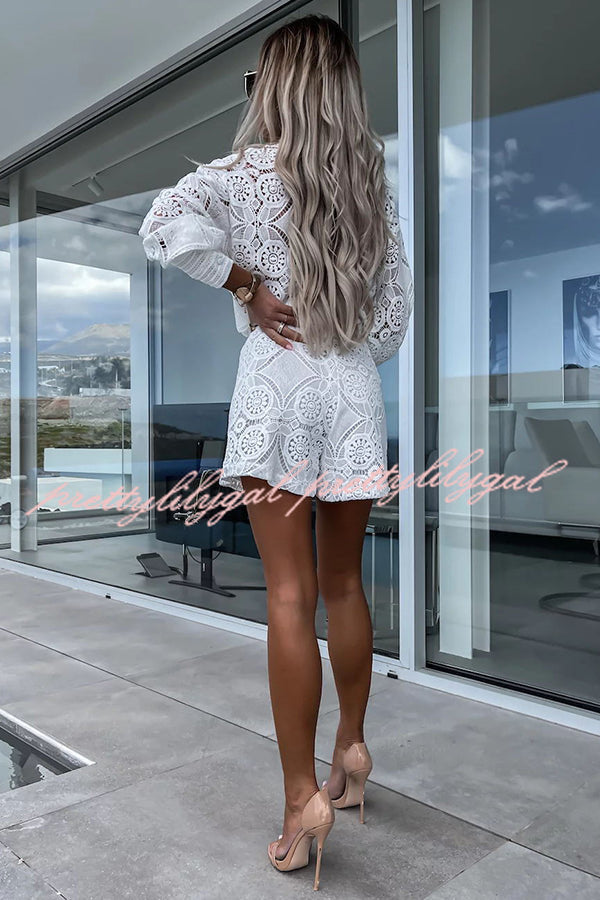 Conjunto Radiant Blessings – Blusa e Shorts de Renda de Crochê