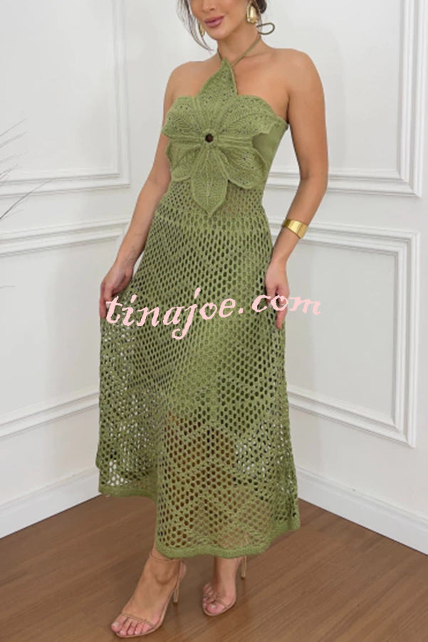 Vestido Iara – Maxi de Tricot Crochê com Design de Flor e Decote Halter