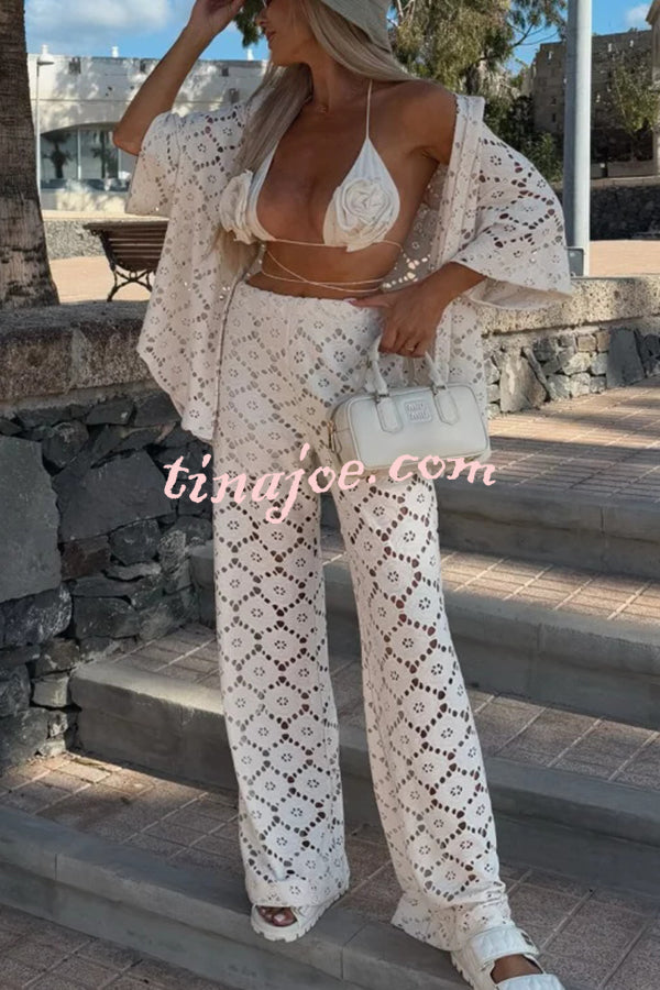 Conjunto Holiday – Camisa Rendada com Flores + Calça Pantalona com Cintura Elástica