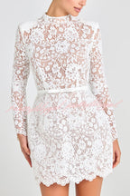 Vestido Priya Aurora – Renda Floral com Laço e Manga Curta