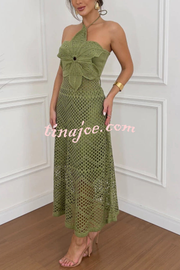 Vestido Iara – Maxi de Tricot Crochê com Design de Flor e Decote Halter